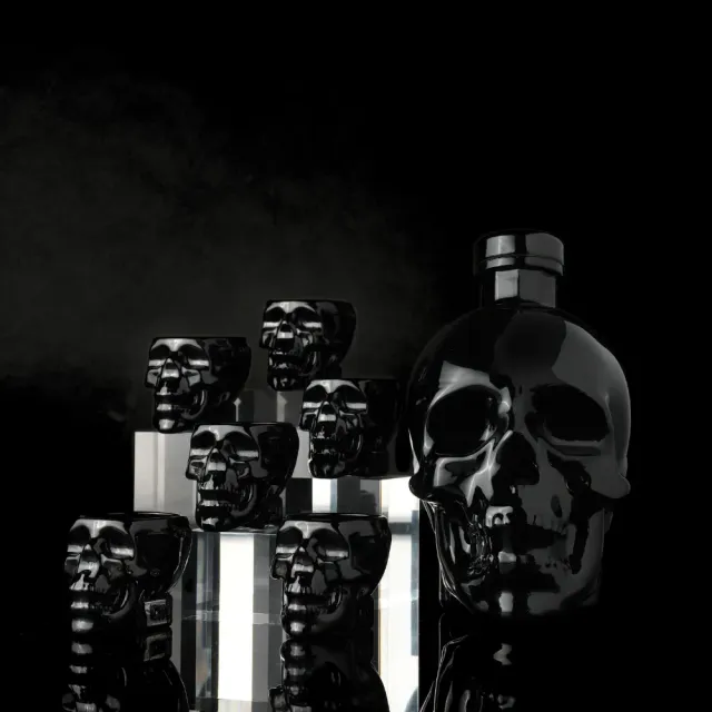Crystal Head Onyx wodka 750 ml agave met 6 glaasjes zwart