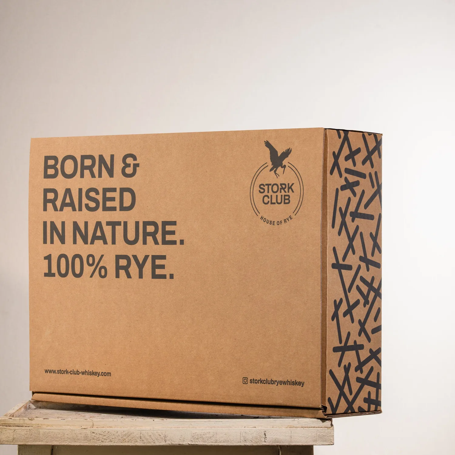 Stork Club Organic Rye Gin-Tonic box 70 cl 43% set